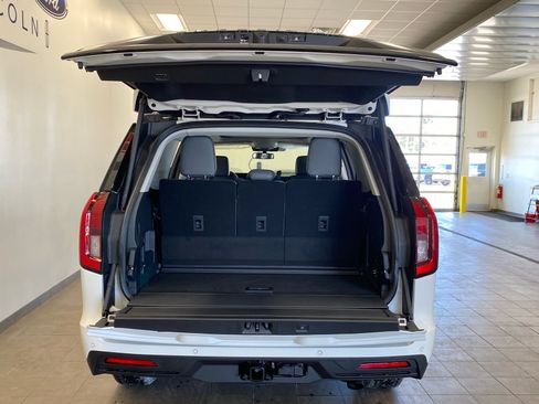 New 2026 Ford Expedition Active AWD/4WD image 10
