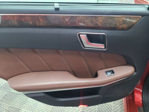 Used 2014 Mercedes-Benz E 350 4MATIC Wagon image 38