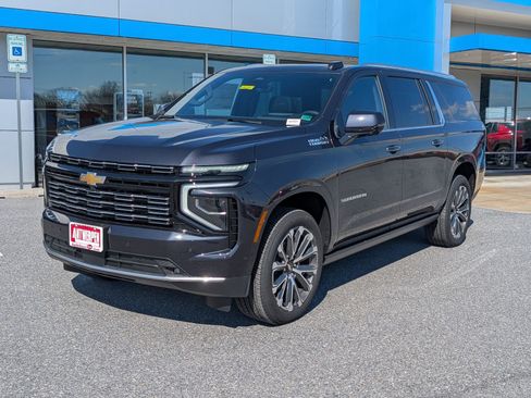 New 2026 Chevrolet Suburban High Country image 5