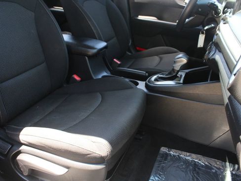 Used 2021 Kia Forte LXS FWD image 23