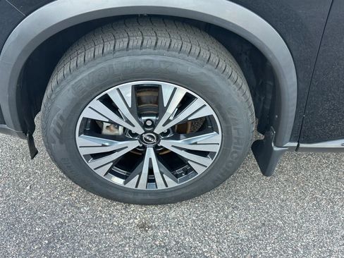 Used 2023 Nissan Rogue SV AWD/4WD image 8