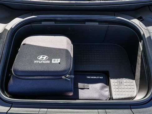 New 2026 Hyundai Ioniq 9 Limited image 12