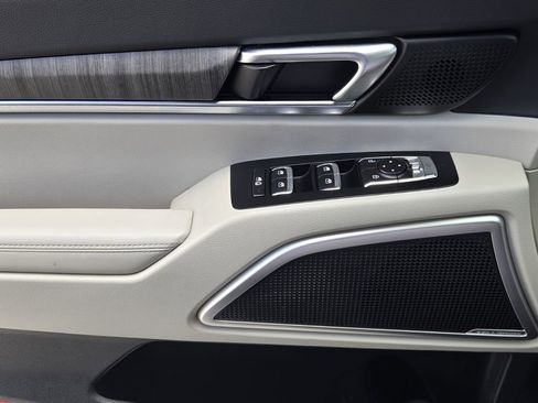 Used 2025 Kia Telluride EX w/ EX Captain's Chair Package FWD image 28