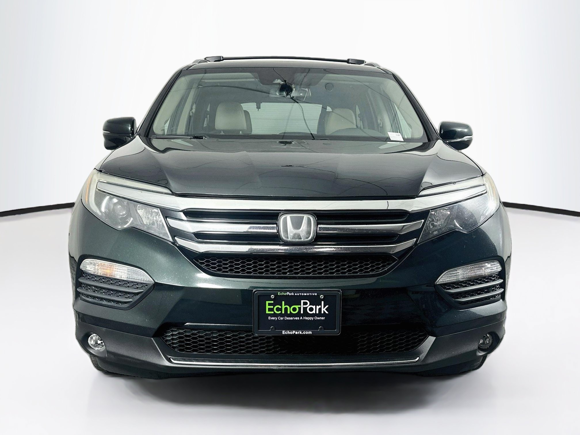 Used 2018 Honda Pilot Touring image 2