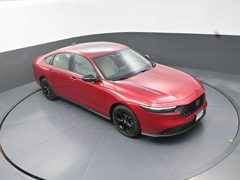 Used 2025 Honda Accord SE image 14