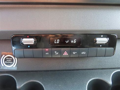 Used 2019 Mercedes-Benz Sprinter 170 image 27