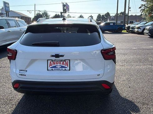 New 2026 Chevrolet Trax LT w/ Driver Confidence Package FWD image 9