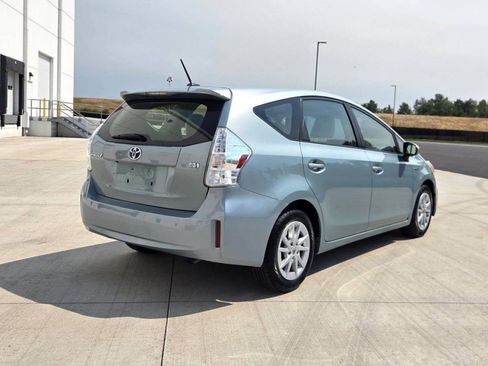 Used 2014 Toyota Prius V Three FWD image 5