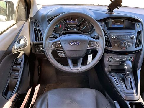 Used 2018 Ford Focus SE image 6