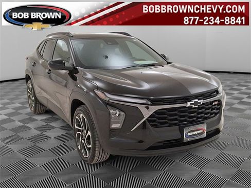 Used 2025 Chevrolet Trax RS w/ Sunroof Package image 1