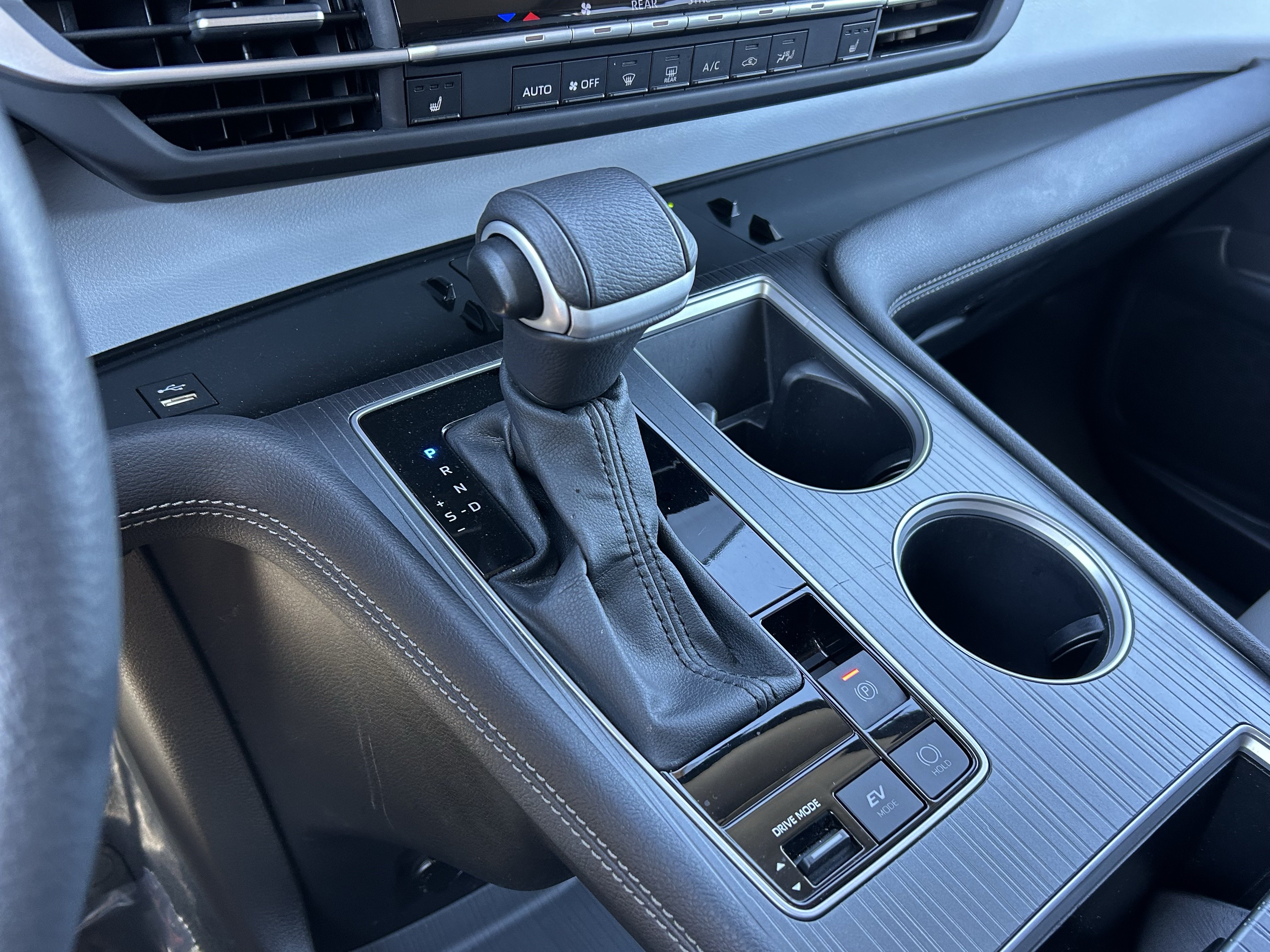 Certified 2026 Toyota Sienna XLE FWD image 23