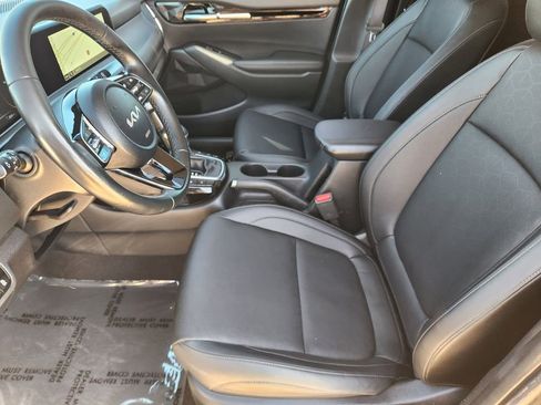 Certified 2025 Kia Seltos EX w/ EX Sunroof Package FWD image 20
