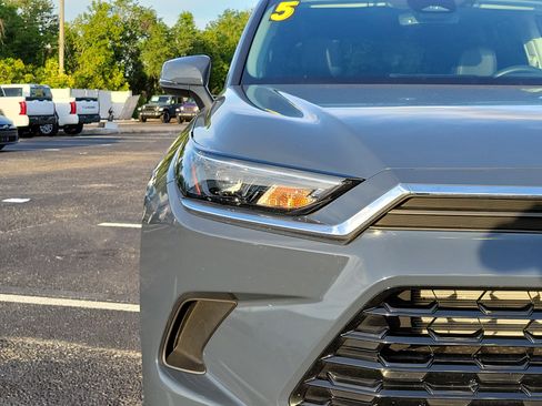 Certified 2025 Toyota Grand Highlander AWD image 8