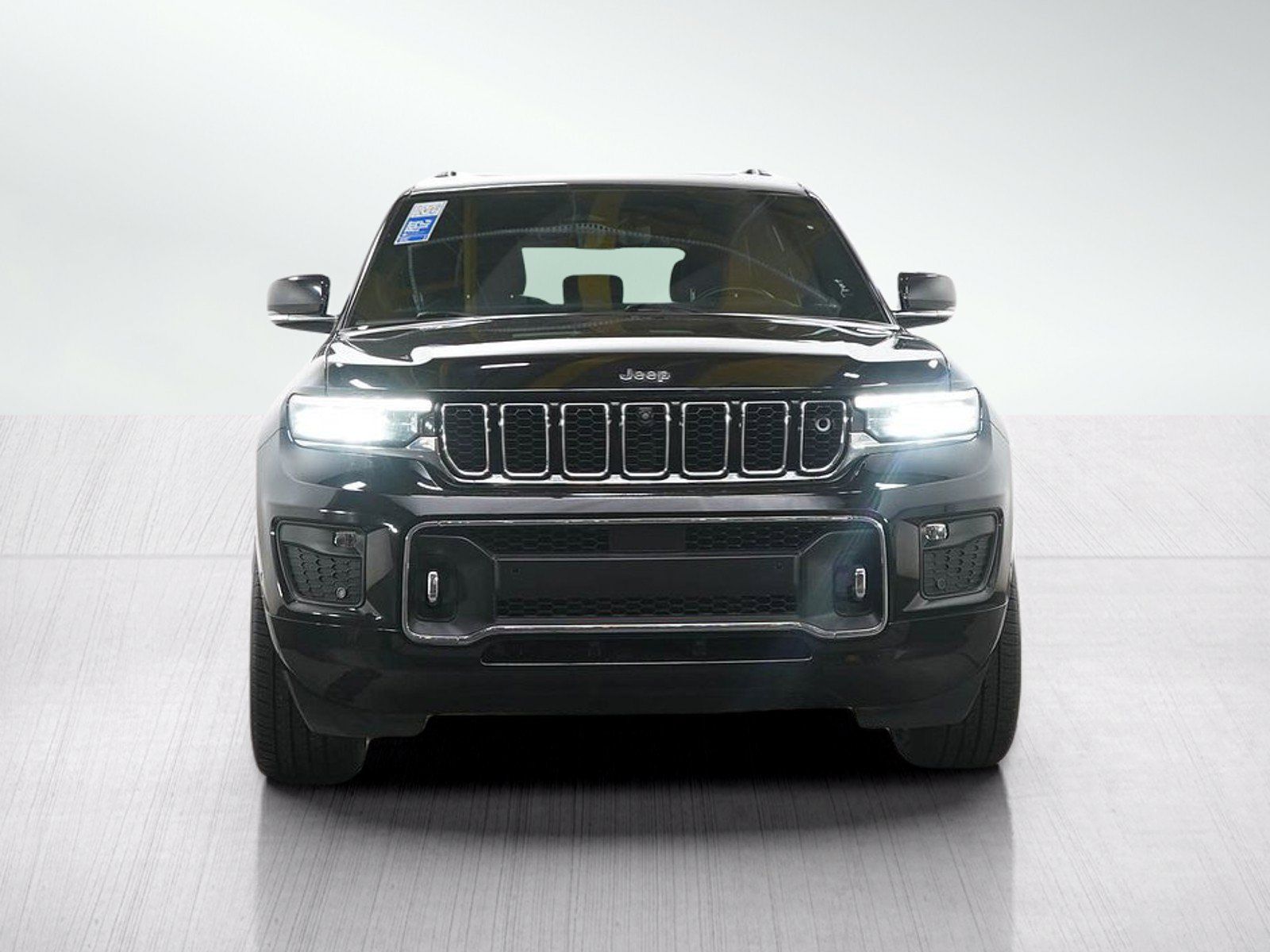 Used 2021 Jeep Grand Cherokee L Overland w/ Advanced Protech Group III AWD/4WD image 9