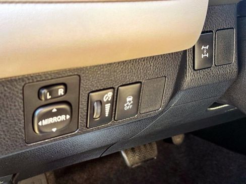 Used 2015 Toyota RAV4 XLE image 16