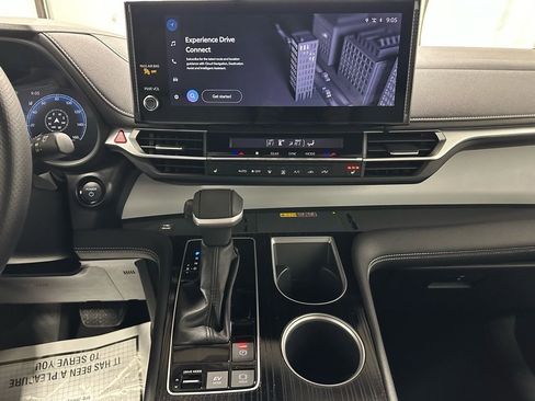 Used 2025 Toyota Sienna XSE image 25