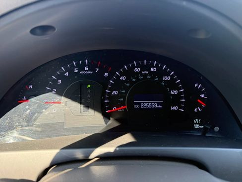 Used 2011 Toyota Camry XLE w/ XLE Extra-Value Pkg #2 FWD image 12