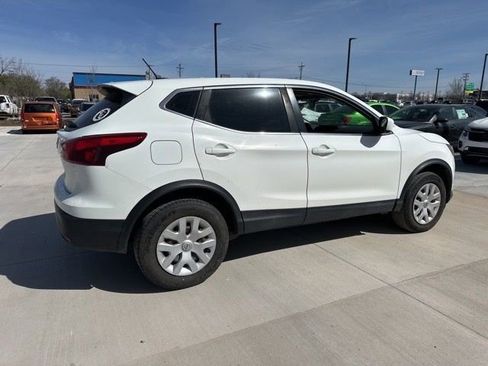 Used 2019 Nissan Rogue Sport S image 14