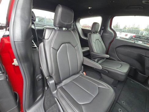 New 2026 Chrysler Pacifica Select AWD/4WD image 14