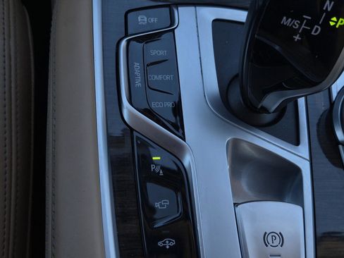 Certified 2022 BMW 740i xDrive image 21