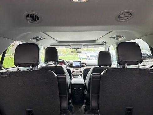 Used 2023 Ford Explorer XLT w/ Equipment Group 202A AWD/4WD image 17