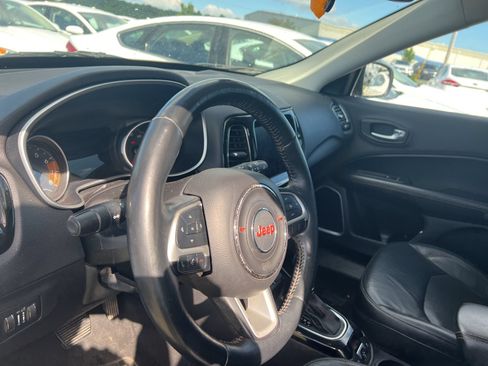 Used 2018 Jeep Compass Limited w/ Navigation Group AWD/4WD image 19