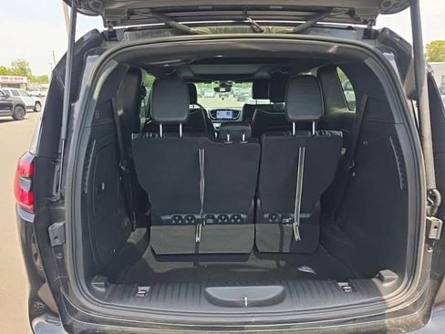 Used 2023 Chrysler Pacifica Limited w/ S Appearance Package FWD image 11