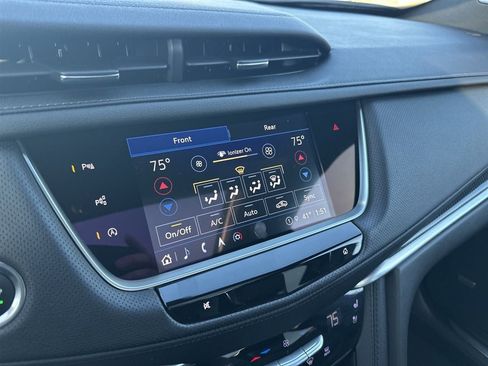 Certified 2022 Cadillac XT5 Sportv w/ Technology Package AWD/4WD image 16