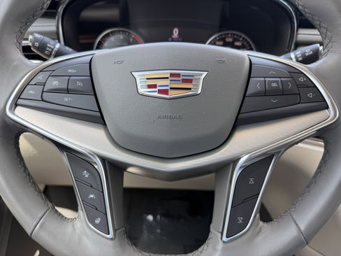 Certified 2022 Cadillac XT5 Premium Luxury FWD image 28