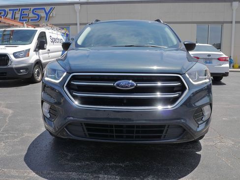 Used 2019 Ford Escape SE FWD image 3