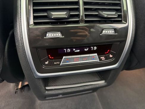 Used 2024 BMW X7 xDrive40i w/ Executive Package image 9