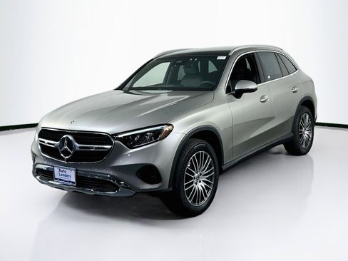 Used 2024 Mercedes-Benz GLC 300 4MATIC image 1