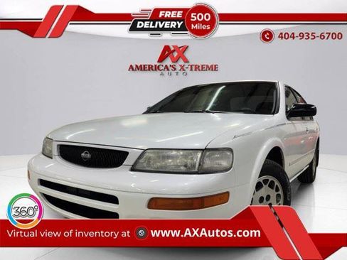 Used 1996 Nissan Maxima FWD image 1