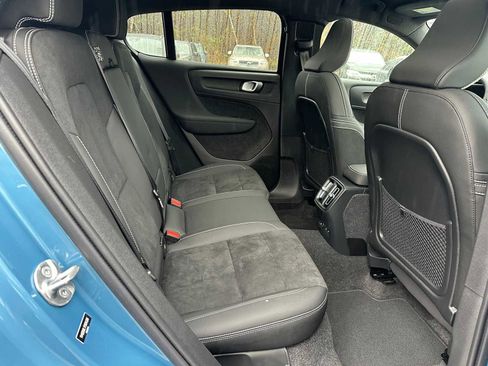 Used 2023 Volvo C40 P8 Recharge Plus w/ Climate Package image 12