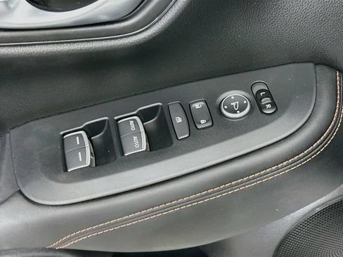 Certified 2025 Honda HR-V Sport image 18