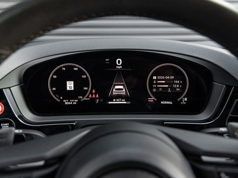 Certified 2025 Porsche Cayenne AWD/4WD image 18