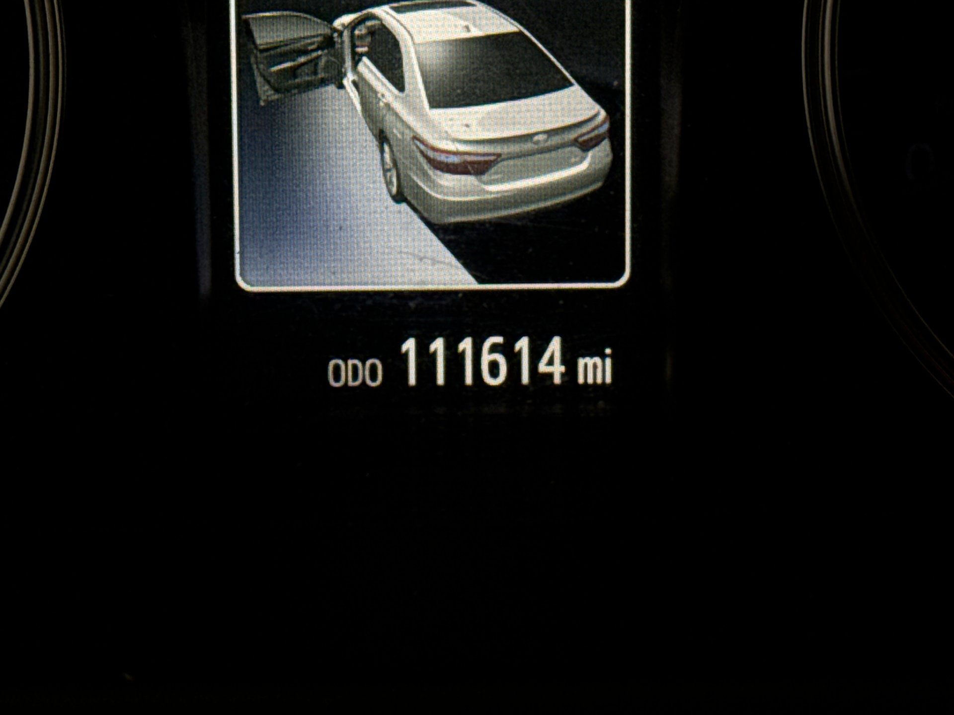 Used 2015 Toyota Camry SE w/ Moonroof Package FWD image 9