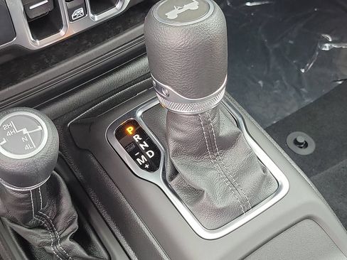 New 2025 Jeep Wrangler Unlimited Sahara AWD/4WD image 10