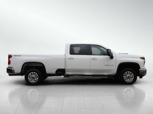 Used 2024 Chevrolet Silverado 2500 LT AWD/4WD image 6