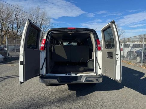 Used 2020 Chevrolet Express 3500 LT w/ LT Preferred Equipment Group image 17