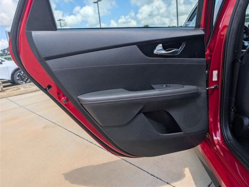 Used 2022 Kia Forte GT w/ GT Technology Package FWD image 19