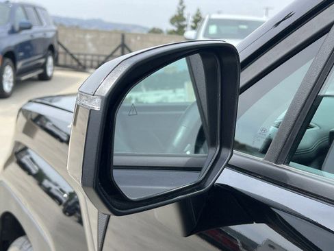 Used 2025 Hyundai Santa Fe SEL FWD image 19