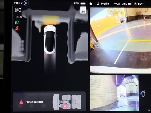 Used 2023 Tesla Model 3 Standard Range image 4