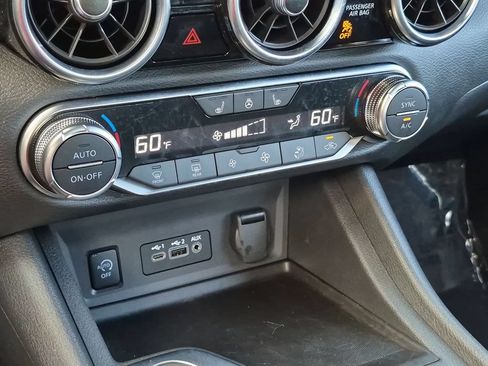 Used 2025 Nissan Sentra SV w/ All-Weather Package FWD image 22