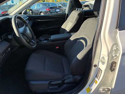 Used 2025 Toyota Camry LE image 25