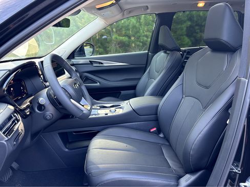 Certified 2025 INFINITI QX60 Luxe w/ Black Edition image 19