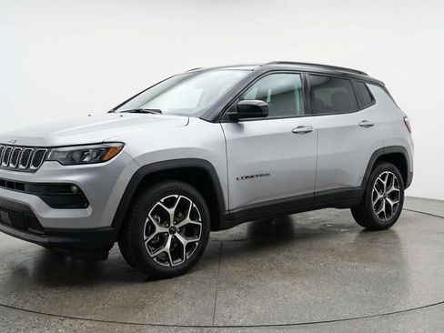 Used 2025 Jeep Compass Limited AWD/4WD image 3