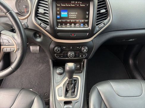 Used 2016 Jeep Cherokee Limited AWD/4WD image 40