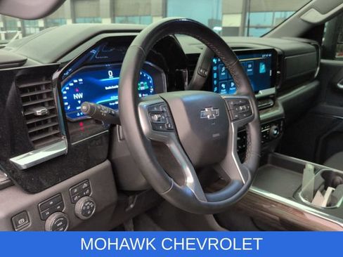Used 2024 Chevrolet Silverado 2500 LT w/ Midnight Edition AWD/4WD image 8