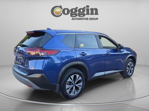 Used 2023 Nissan Rogue SV image 5